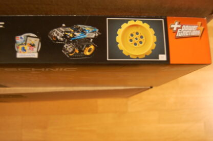 LEGO Technic 42095 Ferngesteuerter Stuntracer - Image 3