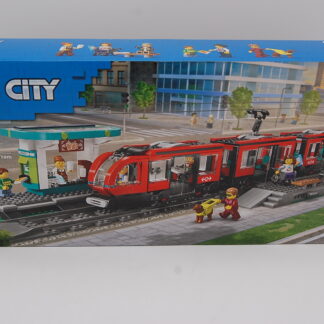 LEGO® City 60423 Straßenbahn mit Haltestelle